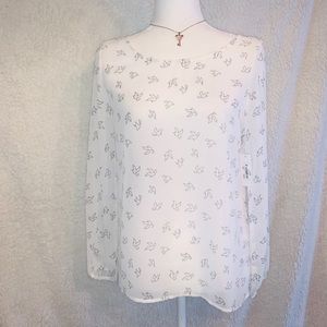 M sheer white blouse Open from the back